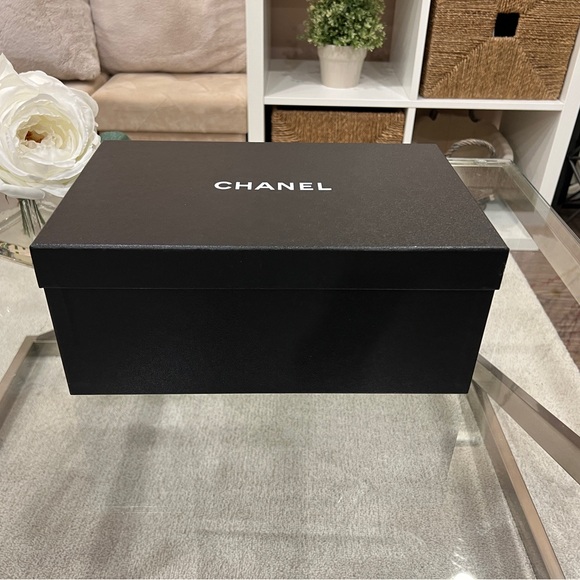 Chanel Shoe Box and Shoelaces - Picture 3 of 12